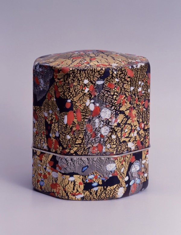 石川県能登島ガラス美術館 飾筥「紅白梅」 | MU