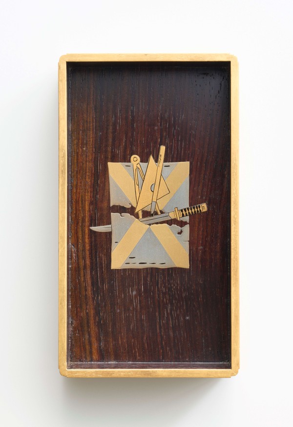 大阪青山歴史文学博物館 菊に小葵蒔絵提重 （きくにこあおいまきえさげ