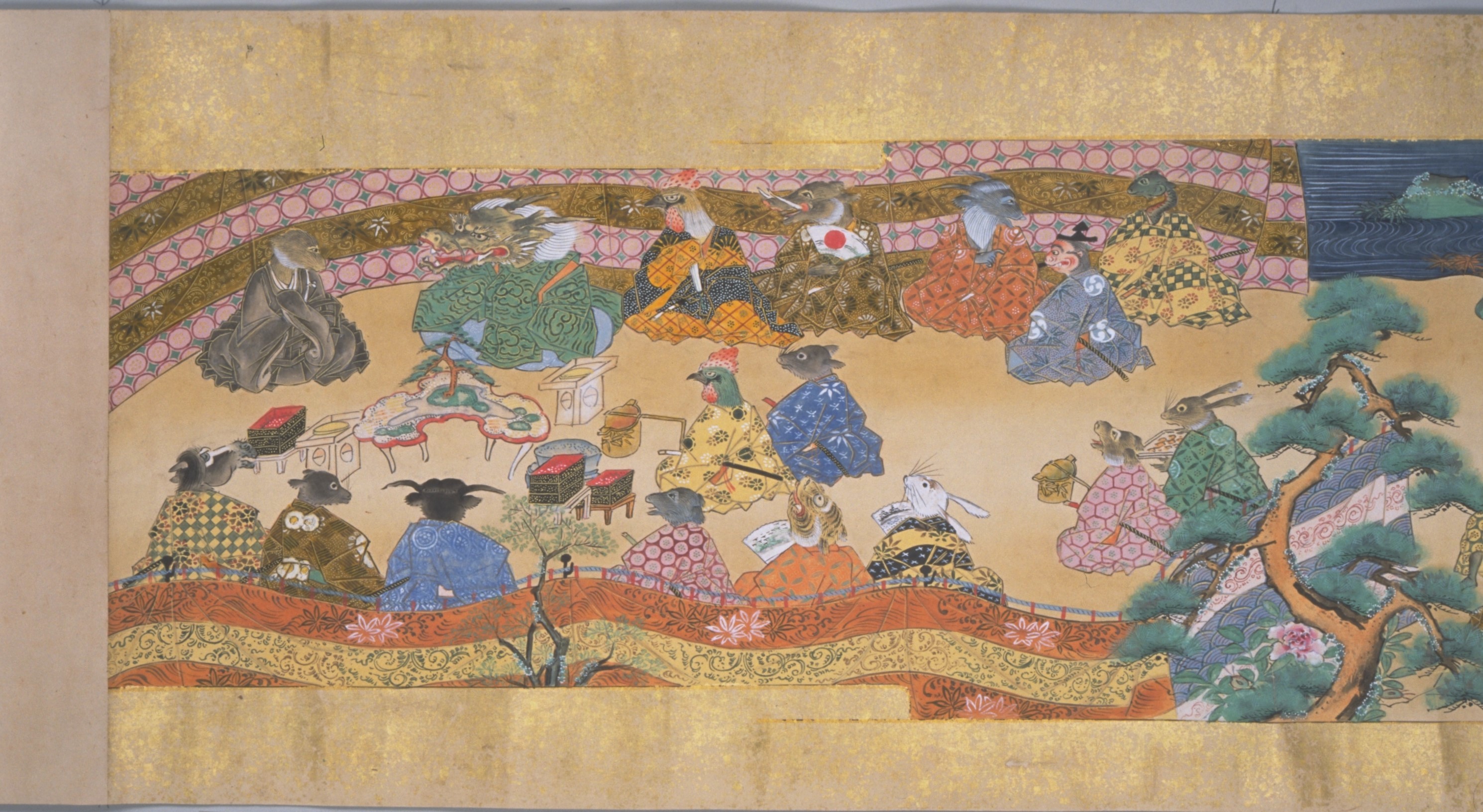 大阪青山歴史文学博物館 十二類絵巻 2(酒宴) | MU